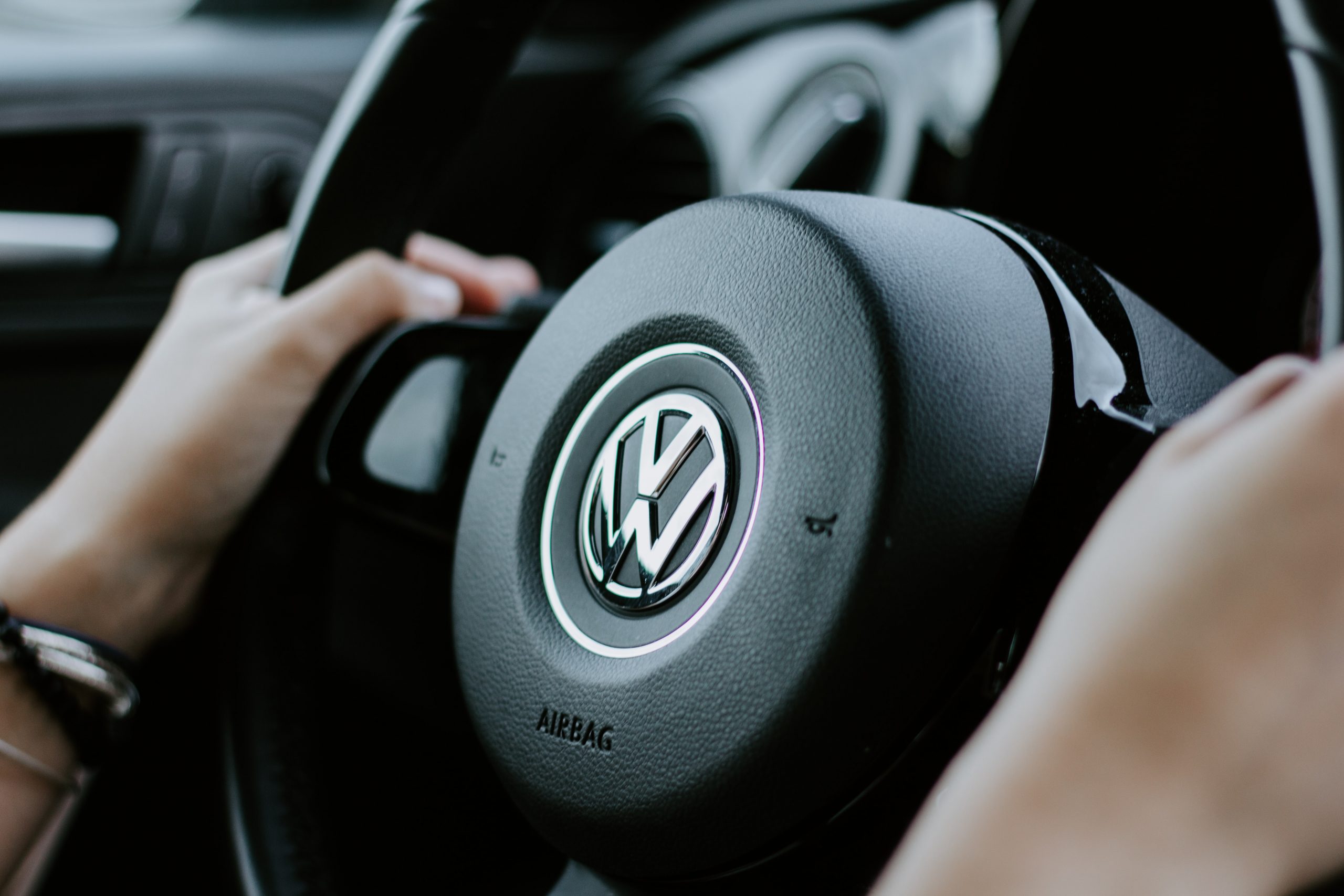 You are currently viewing Volkswagen Challenges Chinese EVs By Sending ID.4 Crozz SUVs.