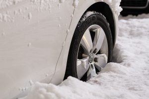 Read more about the article Electric Vehicles: How They Can Weather The Storm Of Wintertime